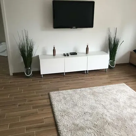 Apartma Jure In *